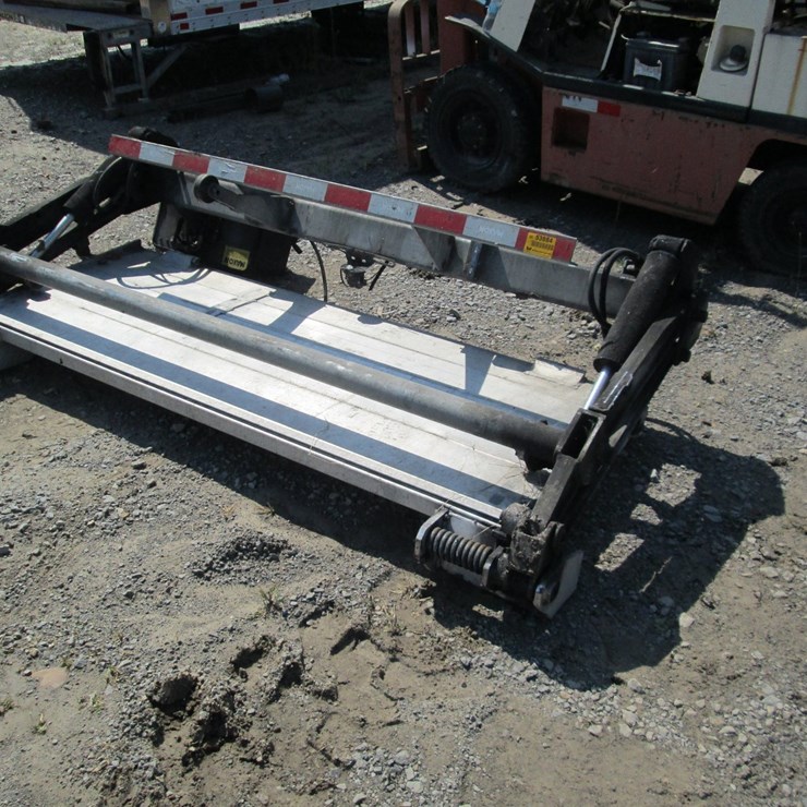 #53884 • Maxon 78" Lift Gate INV#53884