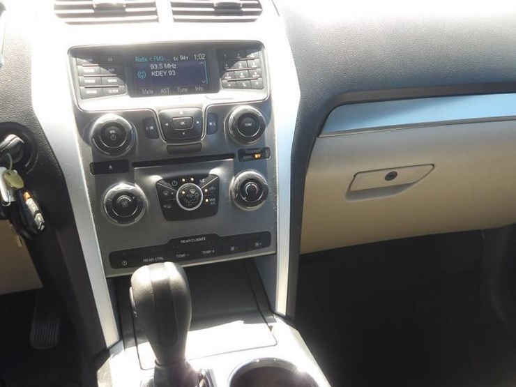 2014-ford-explorer-image-20