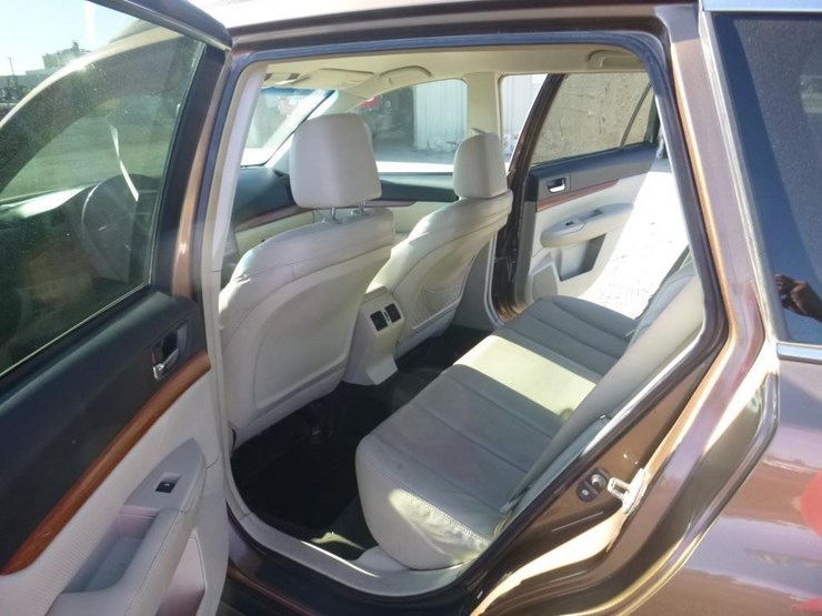 2013-subaru-outback-image-7