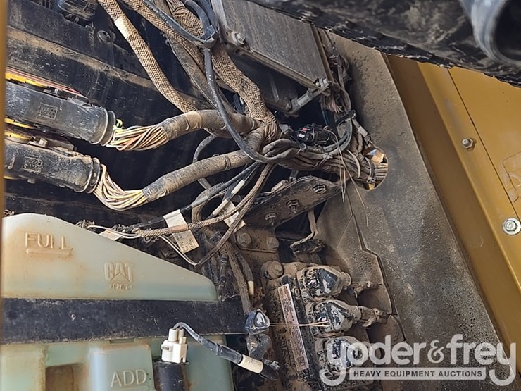 2019-caterpillar-336-image-32