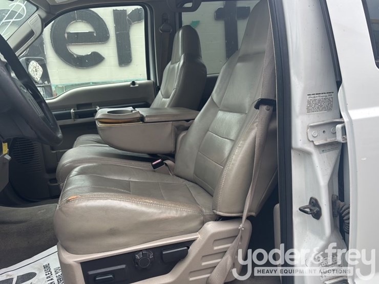 2010-ford-f350-image-35