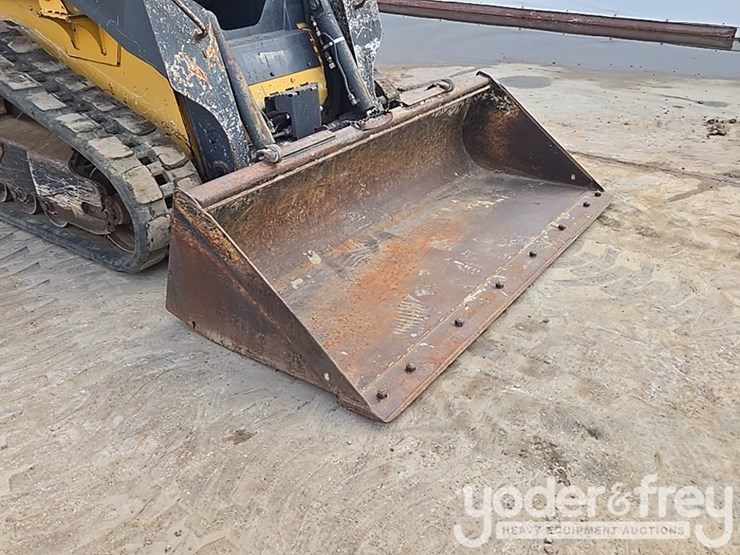 2018-deere-317g-image-19