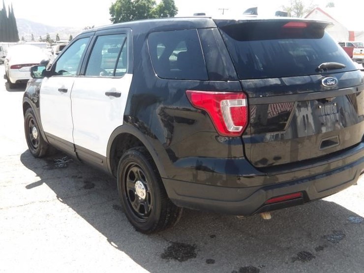 2019-ford-explorer-image-4