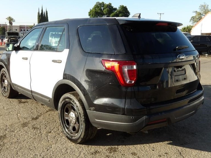 2019-ford-explorer-image-4