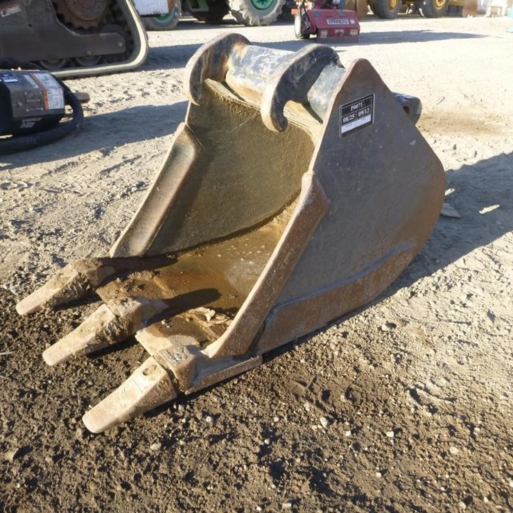 BOBCAT E35