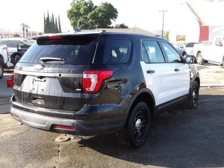 2019-ford-explorer-image-3