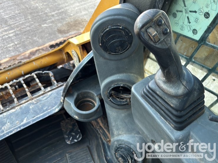 2023-caterpillar-259d3-image-33