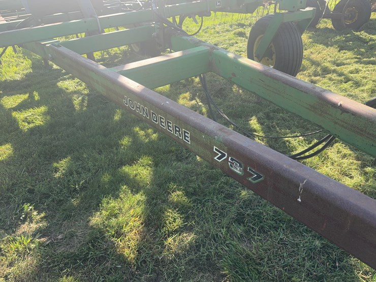 john-deere-737-image-19