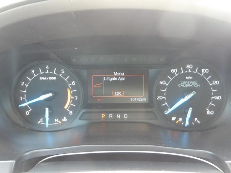 2019-ford-explorer-image-18