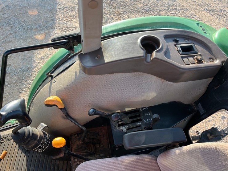 2009-john-deere-5101e-image-17