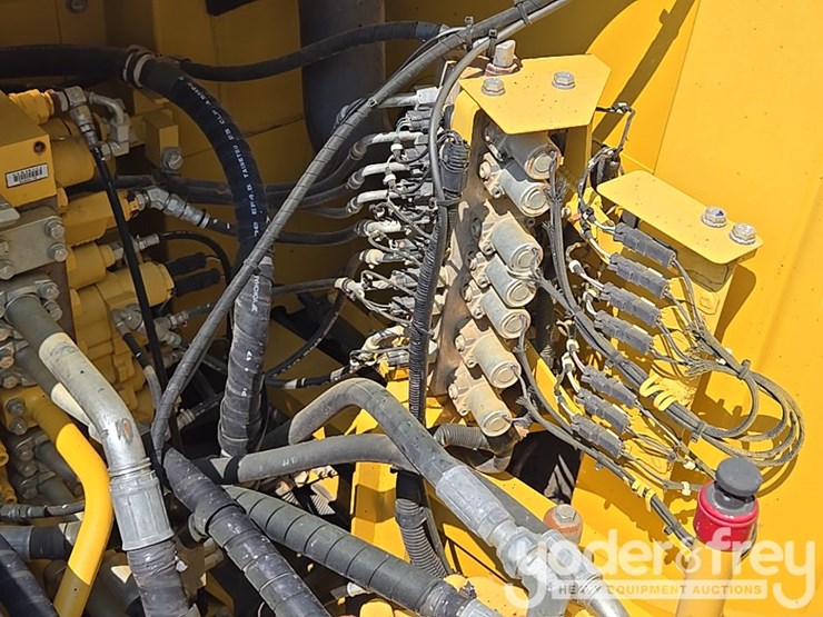 2018-komatsu-pc210-lci-11-image-51