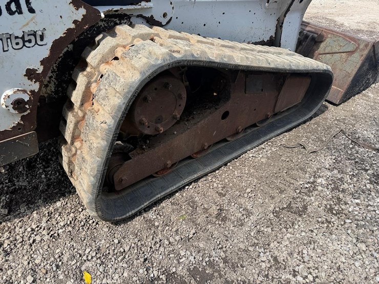 2015-bobcat-t650-image-18