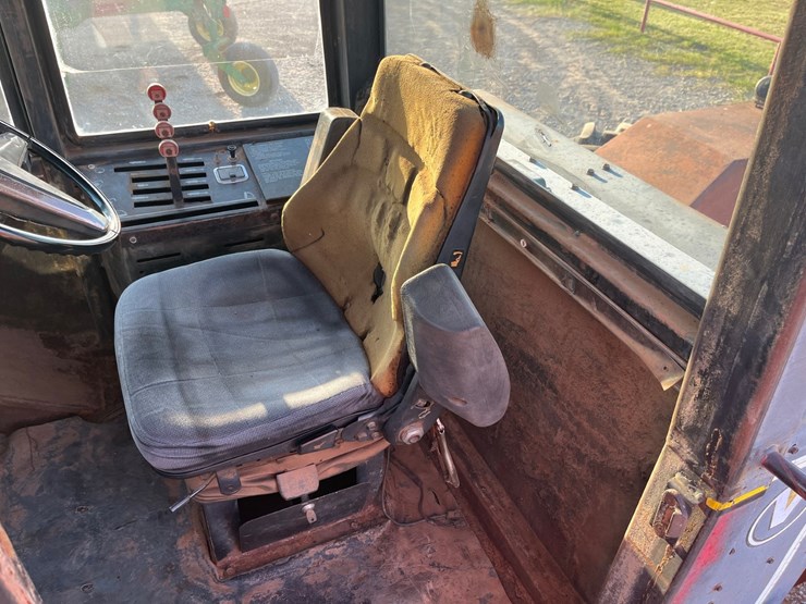 1978-versatile-835-image-26