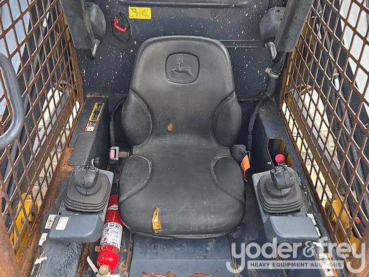 2018-deere-317g-image-42