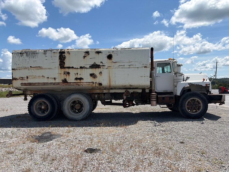 1999-mack-dm690sx-image-25