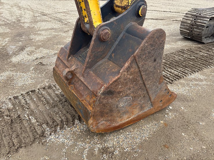 komatsu-pc138us-image-17