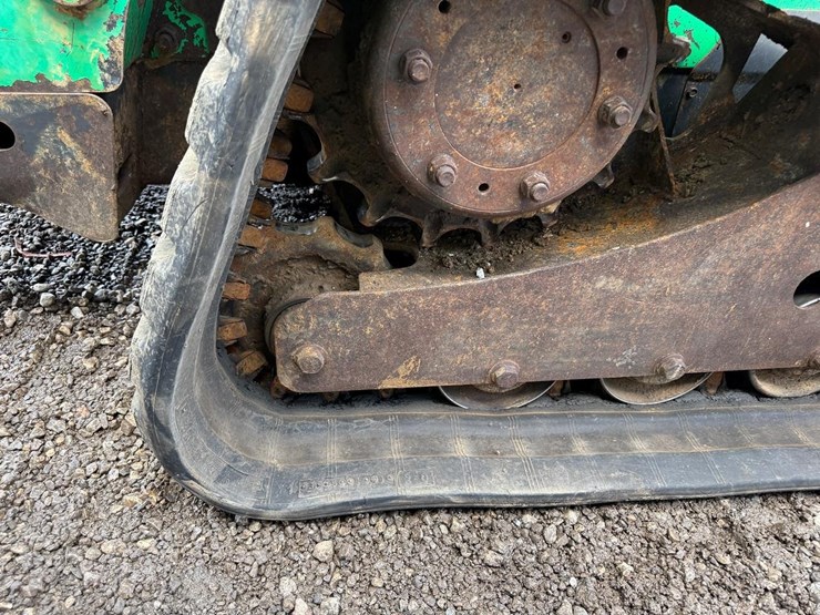 2011-bobcat-t750-image-19