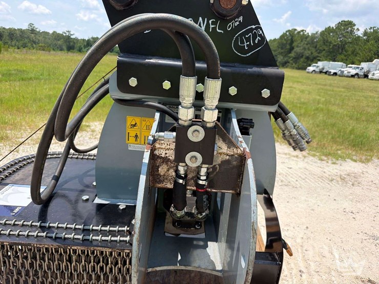 baumalight-gxm550-hydraulic-stump-grinder-excavator-attachment-image-9