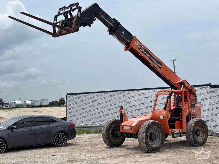 2019-jlg-6042-6,000lb-4x4-rough-terrain-telehandler-image-1