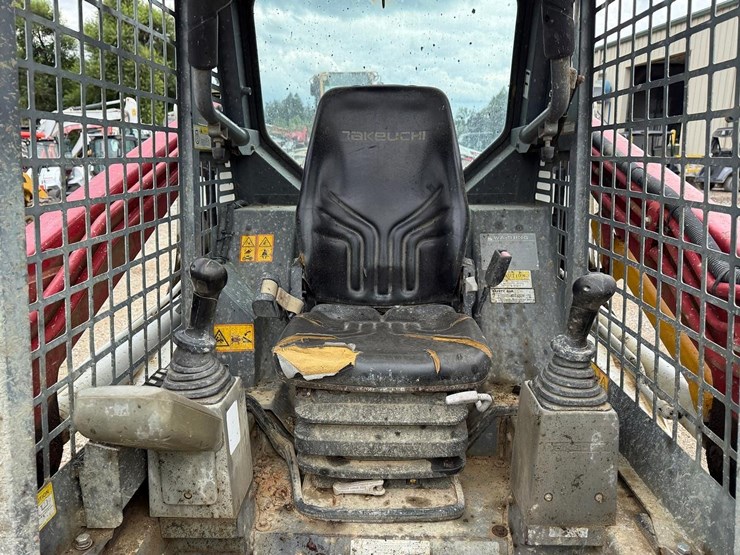 2016-takeuchi-tl8-image-12
