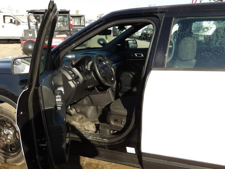 2019-ford-explorer-image-13