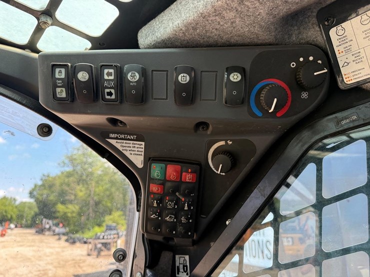 2023-deere-333g-image-23