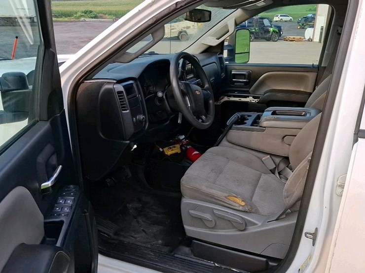 2015-chevrolet-2500-image-11
