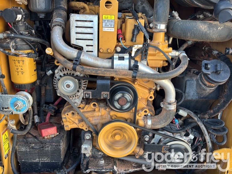 2021-caterpillar-259d3-image-27