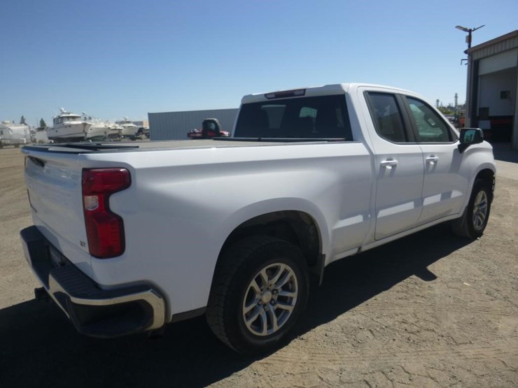 2020-chevrolet-1500-image-3