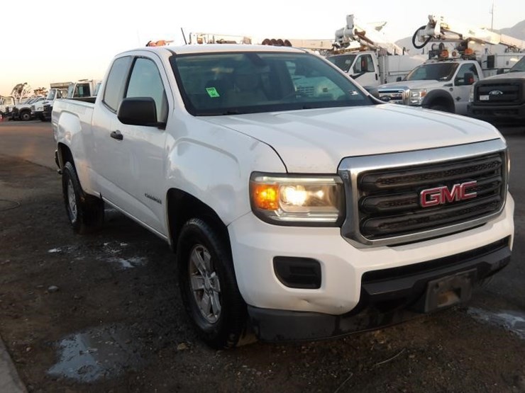 2016-gmc-canyon-image-2