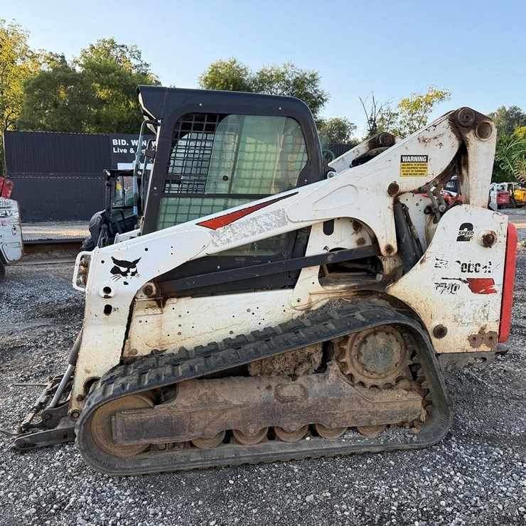 2018 BOBCAT T740