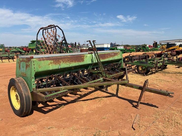 john-deere-8300-image-2