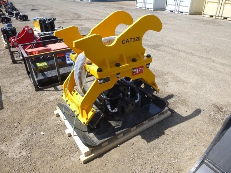 caterpillar-320-image-4