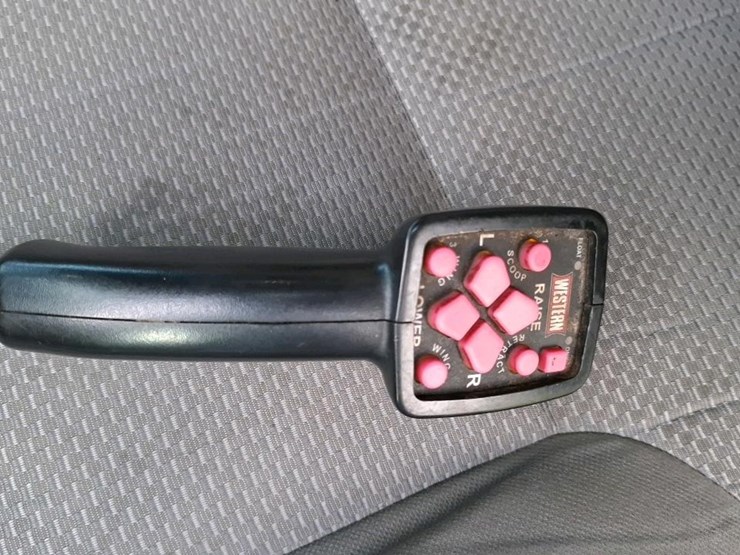 2015-chevrolet-2500-image-14