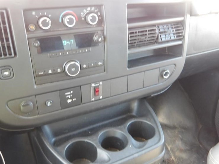 2014-chevrolet-express-3500-image-17