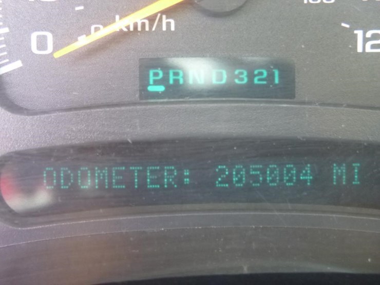 2004-chevrolet-3500-image-18