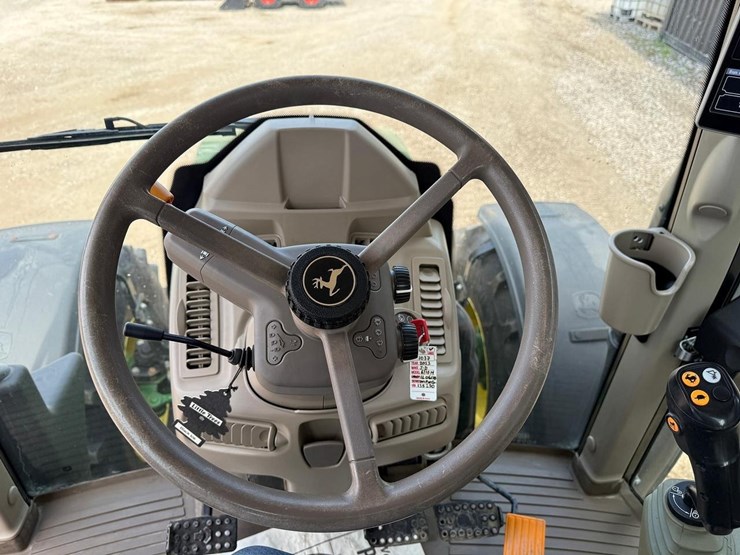 2020-john-deere-6110m-image-18