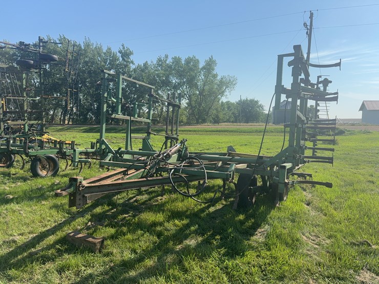 john-deere-field-cultivator-image-7