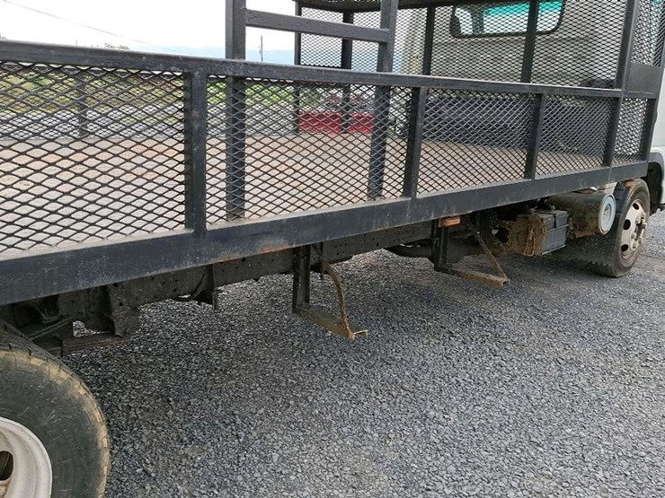 #371-•-2007-isuzu-flatbed-truck-image-24