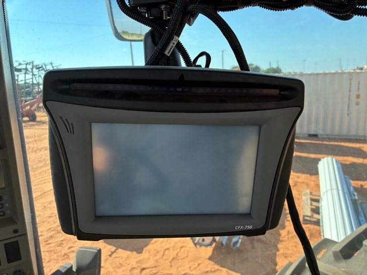 case-ih-mx270-image-16