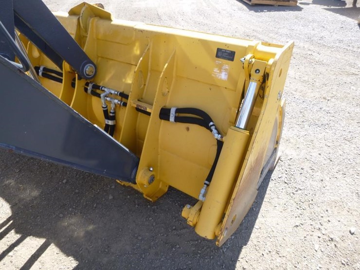 2020-deere-410sg-image-11
