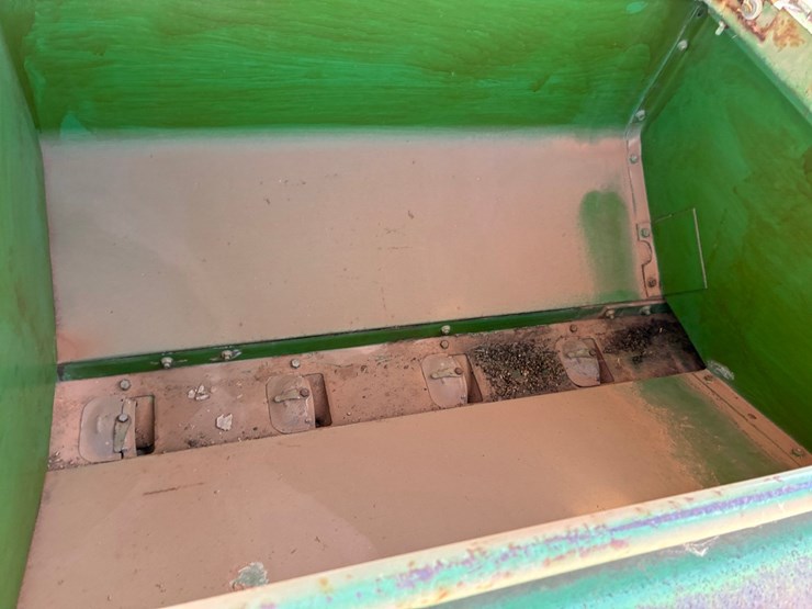 john-deere-8300-image-7