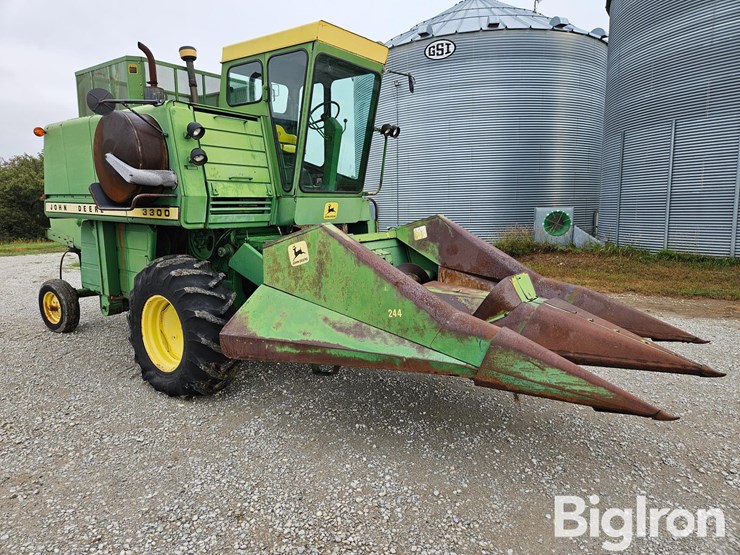 1975-john-deere-3300-image-3