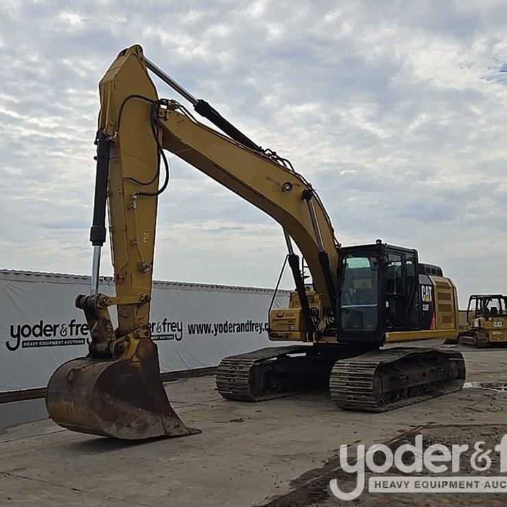 2017 CATERPILLAR 330FL