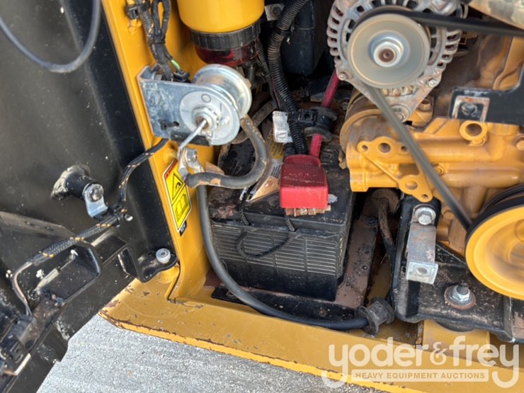 2023-caterpillar-259d3-image-27