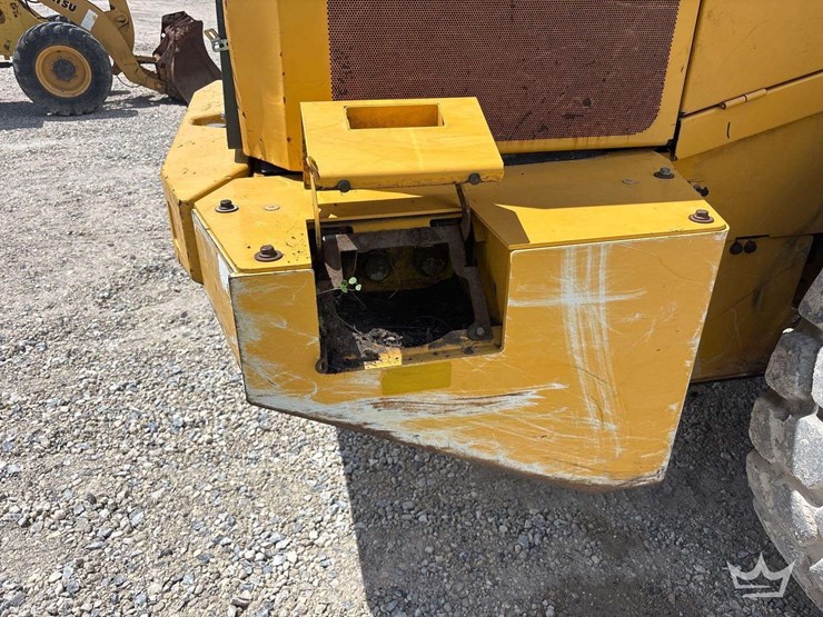 2019-deere-624l-image-40