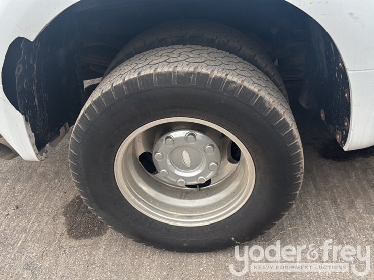 2010-ford-f350-image-14