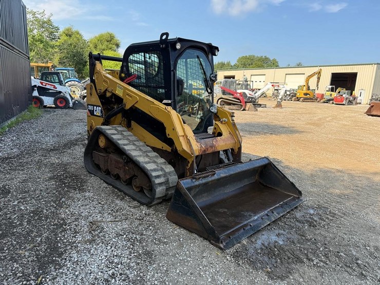 2015-caterpillar-259d-image-6