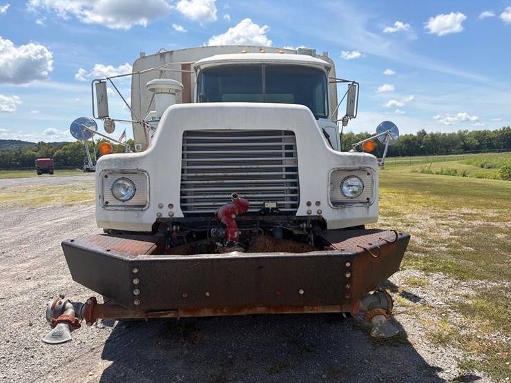 2000-mack-dm690sx-image-2