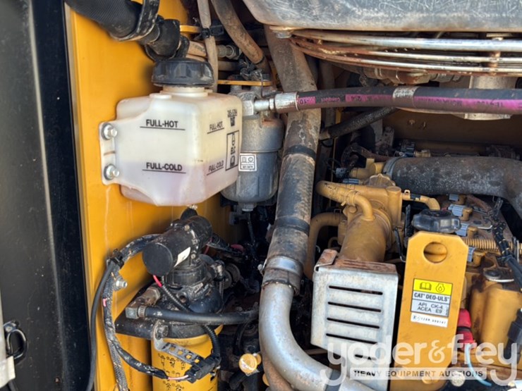 2021-caterpillar-259d3-image-25